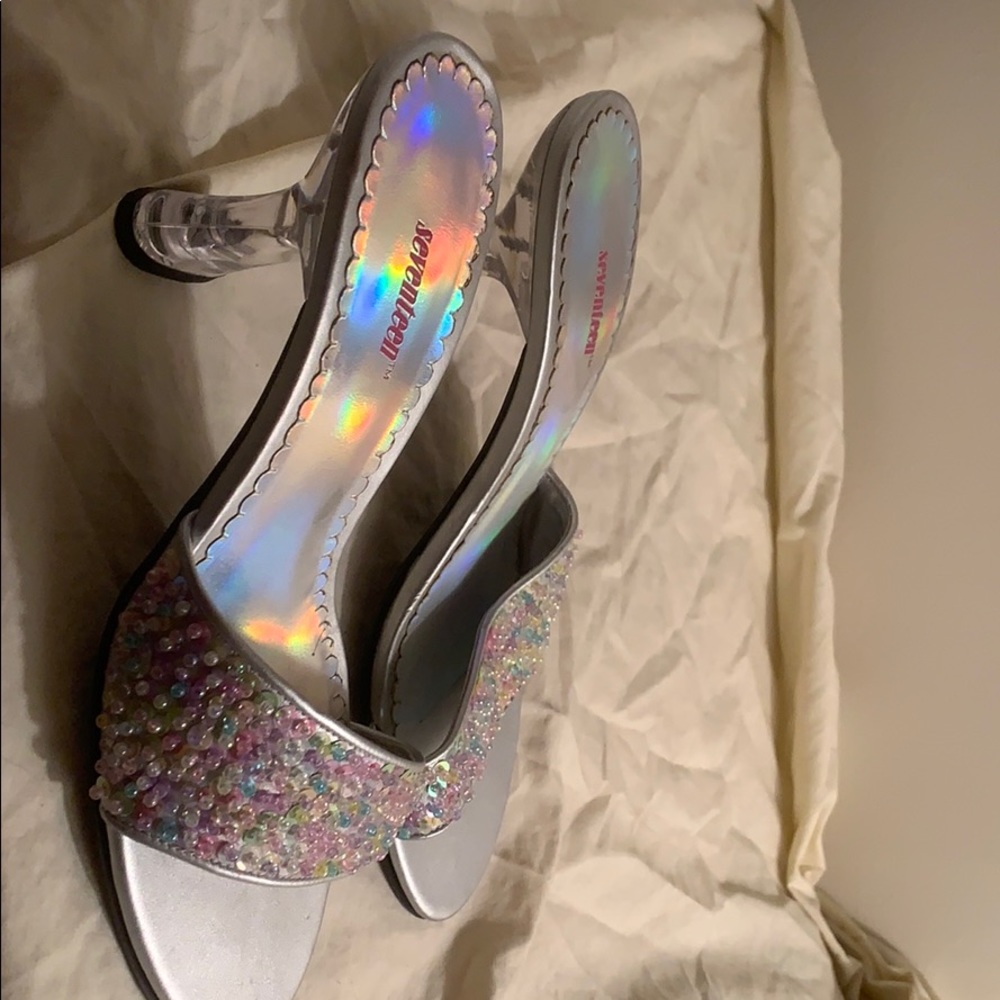 Seventeen - silver size 6 perfect for a formal!